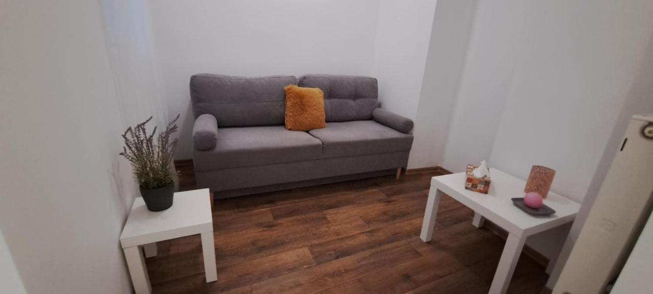 Sweet 16 Apartment In The Party District Budapest Bagian luar foto